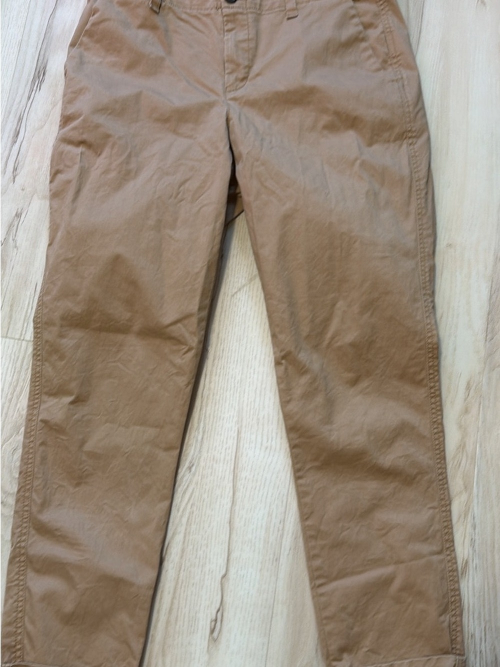 GAP Men's Khaki Chino Pants in Tan